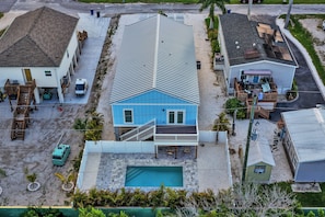 Exterior - Pool Home Pet Friendly  Fenced Yard  Near Beach (Fort Myers)