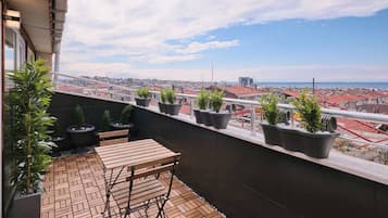Apartment, 2 Bedrooms, Balcony | Balcony