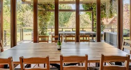 Large, comfortable holiday home with a garden