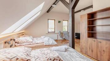 Iron/ironing board, travel cot, free WiFi, bed sheets