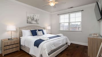 3 bedrooms, iron/ironing board, WiFi, bed sheets