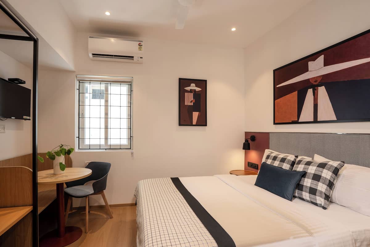 In-room safe, desk, laptop workspace, free WiFi
