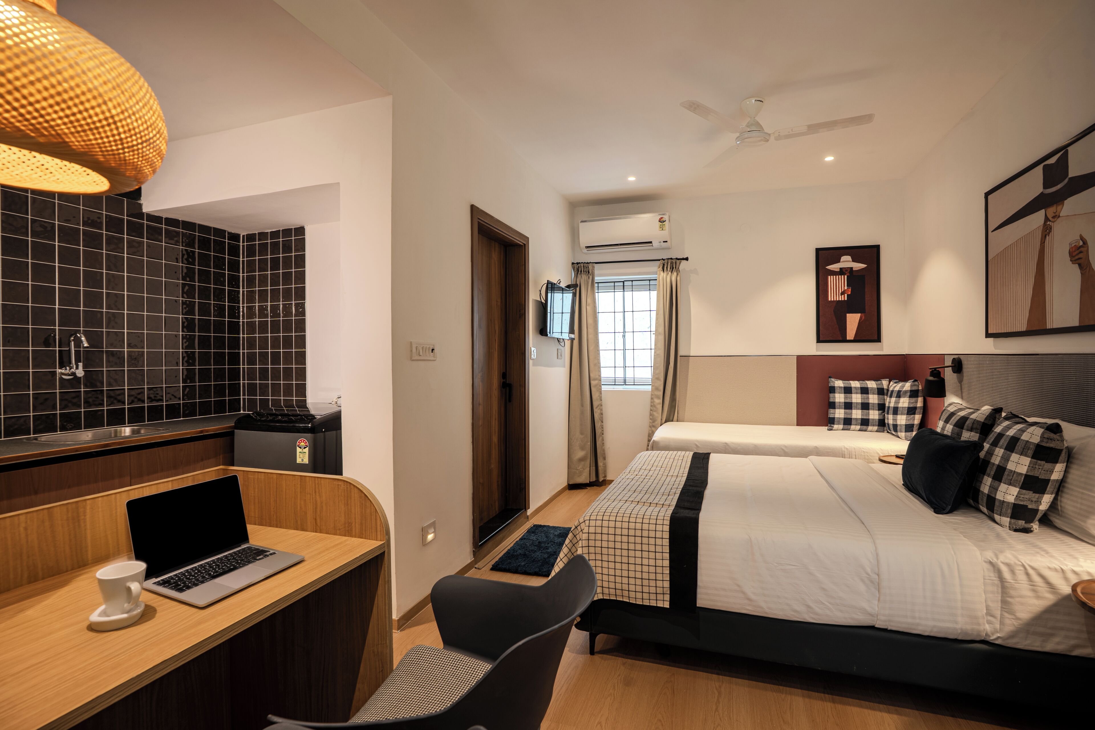 Premium Studio | In-room safe, desk, laptop workspace, free WiFi