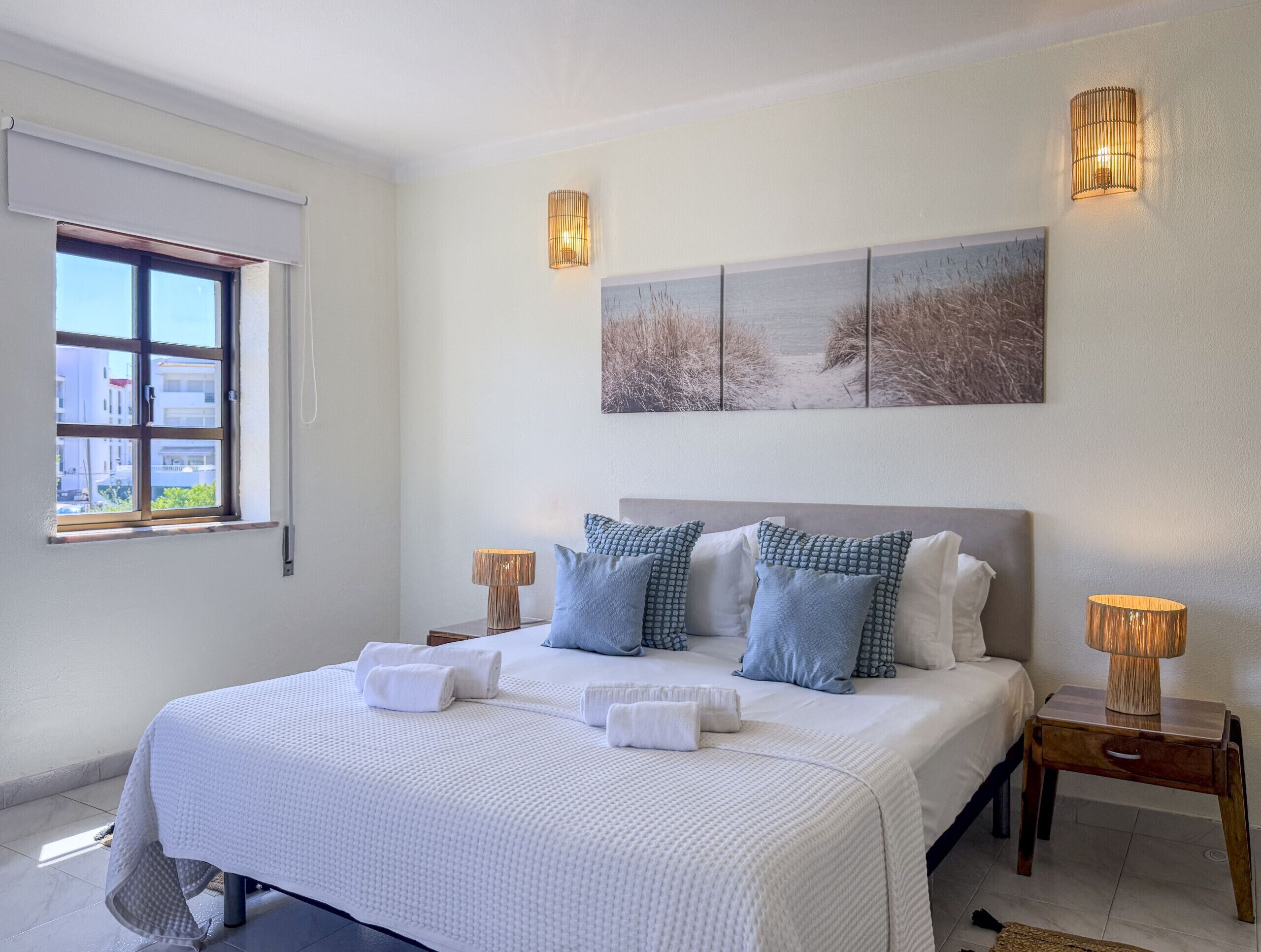 Iron/ironing board, free WiFi, bed sheets
