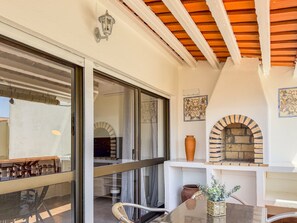 Outdoor dining - #411 Sunny 1-Bedroom Apartment Near the Beach (Albufeira)