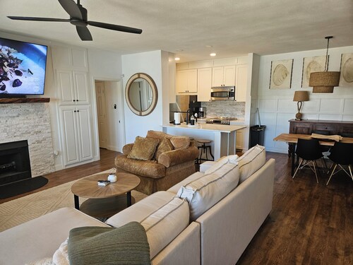 New to market, Great 2 bedroom condo at Tanglewood resort lake texoma pottsboro