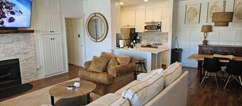 New to market, Great 2 bedroom condo at Tanglewood resort lake texoma pottsboro