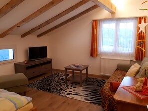 TV - Ferienhaus Tschudiboden, (Flumserberg Tannenheim), by Interhome (Flumserberg Tannenheim)