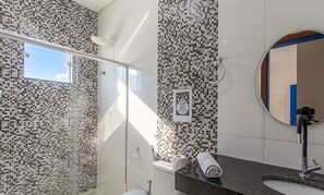 Basic-Apartment | Badezimmer | Dusche
