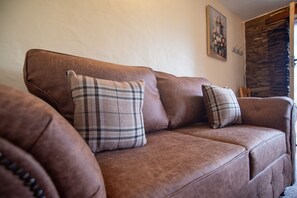 Fernseher, Kamin, Tischtennisplatte