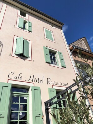 Exterior - Café Hôtel du Dauphiné (Châtillon-en-Diois)
