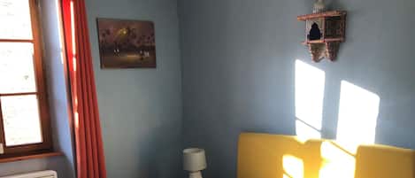 Habitación clásica, vista a la montaña | Cortinas blackout, tabla de planchar con plancha y wifi gratis