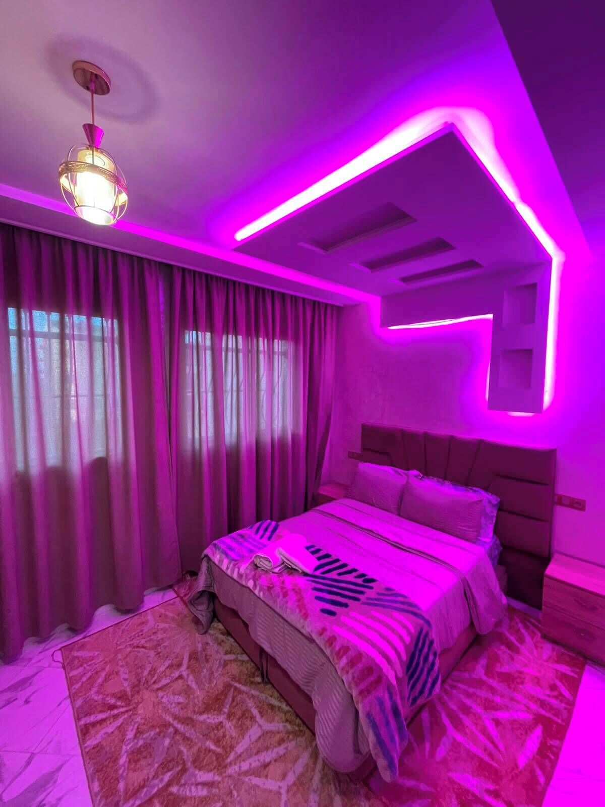 2 bedrooms, iron/ironing board, internet, bed sheets