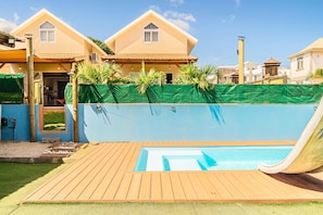 Outdoor pool - La Maison Ojas Eco Lodges  (Albion)