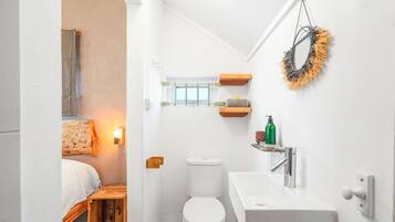 Classic Double Room | Bathroom