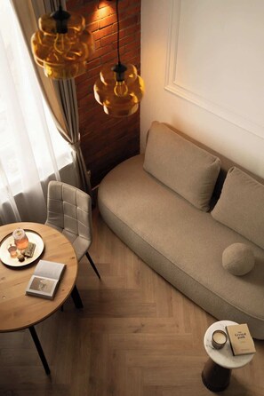 TV - L23 Boutique 18A | City Center (Kraków)