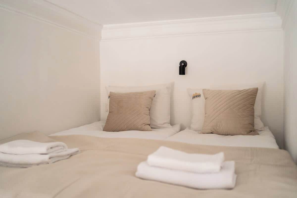 Iron/ironing board, travel cot, WiFi, bed sheets