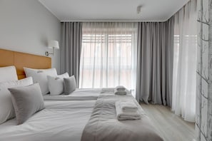 Bügeleisen/Bügelbrett, Reisekinderbett, WLAN, Bettwäsche
