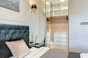 Bügeleisen/Bügelbrett, Reisekinderbett, WLAN, Bettwäsche
