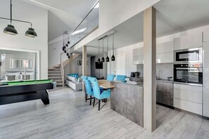 Coffee/tea maker, fridge, oven, stovetop - Waterlane A22A | Terrace with a view | Spa & Pool (Gdańsk)