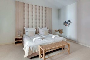 Bügeleisen/Bügelbrett, Reisekinderbett, WLAN, Bettwäsche