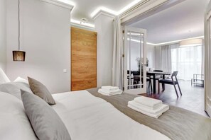 Iron/ironing board, travel crib, WiFi, bed sheets - Spa, Pool & Gym | Riverside | Waterlane B4B (Gdańsk)