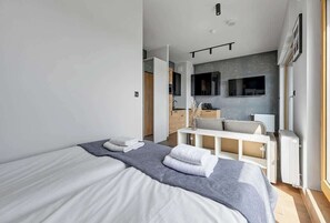Bügeleisen/Bügelbrett, Reisekinderbett, WLAN, Bettwäsche