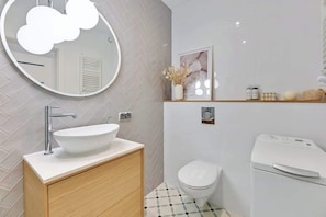 Bathroom - Spa, Pool & Gym | Riverside | Waterlane F13 (Gdańsk)