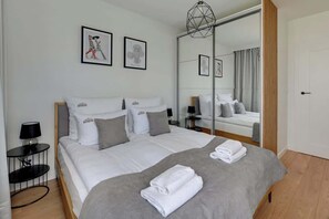 Bügeleisen/Bügelbrett, Reisekinderbett, WLAN, Bettwäsche