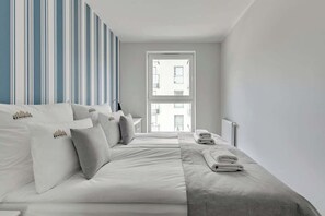 Bügeleisen/Bügelbrett, Reisekinderbett, WLAN, Bettwäsche