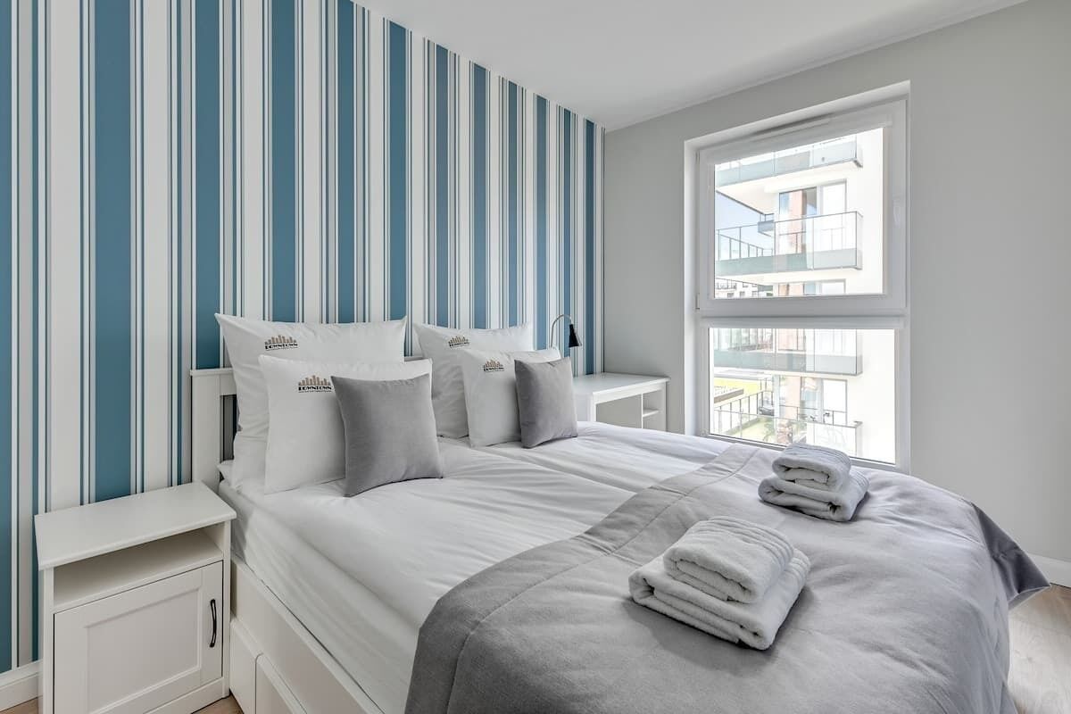 Iron/ironing board, travel cot, WiFi, bed sheets