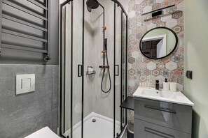 Shower, hair dryer, shampoo - City Center | Garden Gates B (Gdańsk)