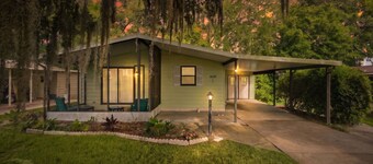 2/2 Peaceful Retreat in Village of Country Club