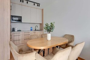 Dining - Riverside | Parking | Grano Residence 112 (Gdańsk)