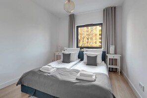 Iron/ironing board, travel cot, WiFi, bed sheets - Dwie Motławy 31 with Loggia | River View (Gdańsk)