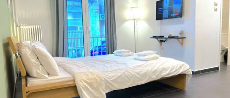 1 bedroom, iron/ironing board, free WiFi, bed sheets