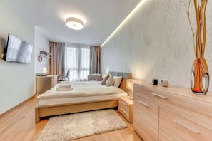 Bügeleisen/Bügelbrett, Reisekinderbett, WLAN, Bettwäsche