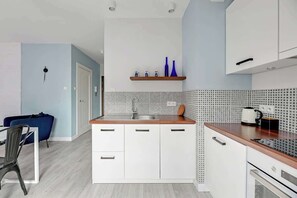 Coffee/tea maker, fridge, microwave, oven - Chmielna 116 with Balcony | City Center | Parking (Gdańsk)