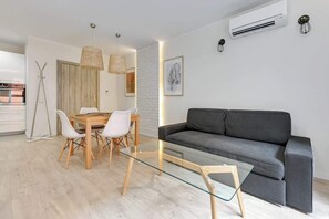 TV - Aura 99B | Riverside | City Center (Gdańsk)