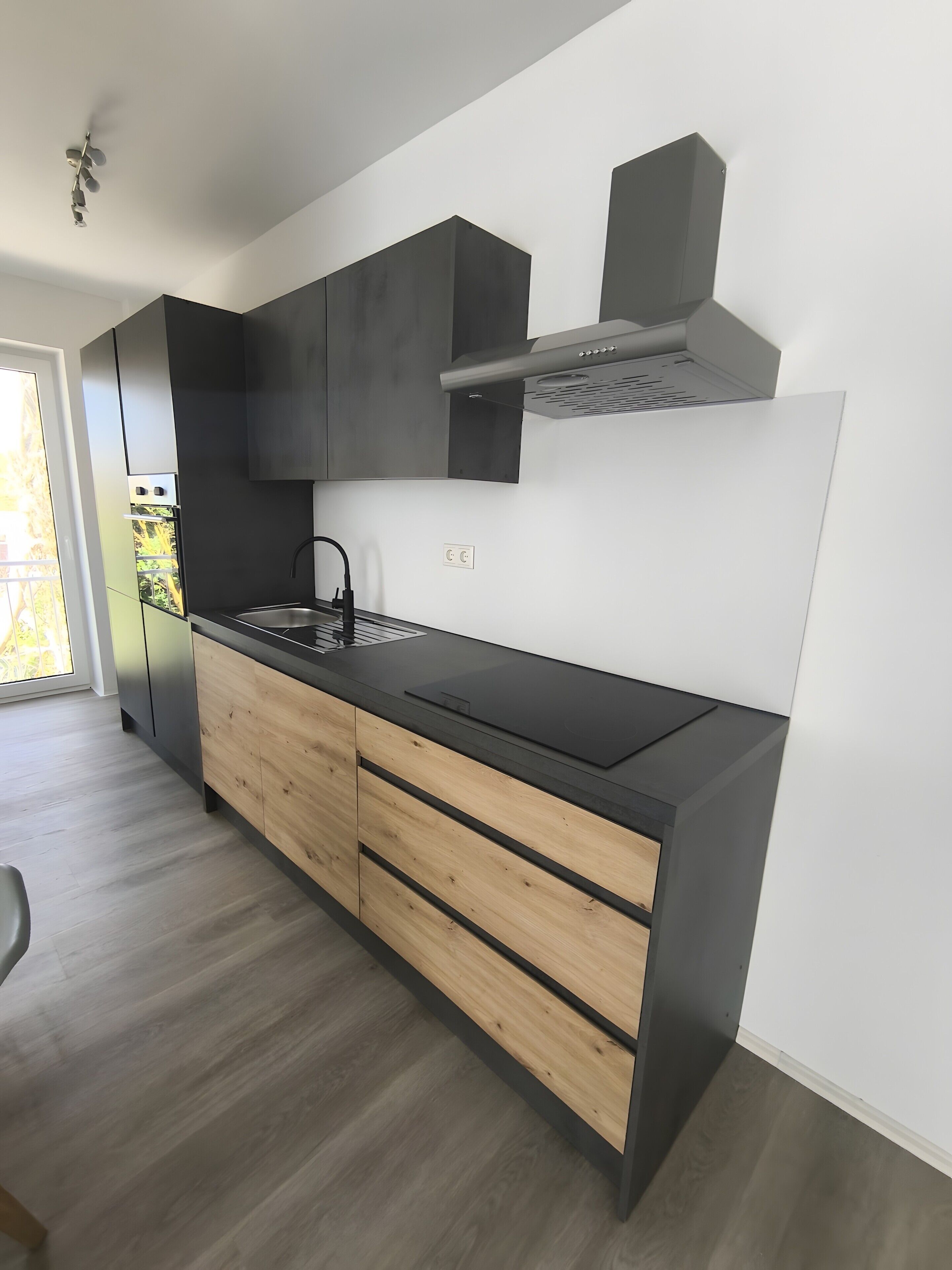 Kühlschrank, Ofen, Herdplatte, Geschirrspüler
