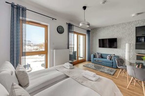 Bügeleisen/Bügelbrett, Reisekinderbett, WLAN, Bettwäsche