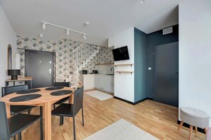 Dining - Dwie Motławy 11 | Riverside | Two Level & Parking (Gdańsk)