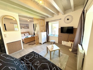 Room - Vrbo Property (Olliergues)