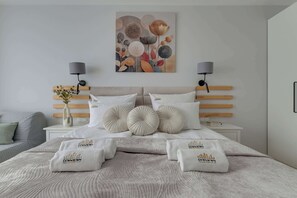 Bügeleisen/Bügelbrett, Reisekinderbett, WLAN