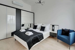 Bügeleisen/Bügelbrett, Reisekinderbett, WLAN, Bettwäsche