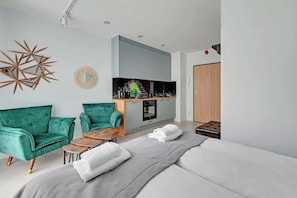 Bügeleisen/Bügelbrett, Reisekinderbett, WLAN, Bettwäsche