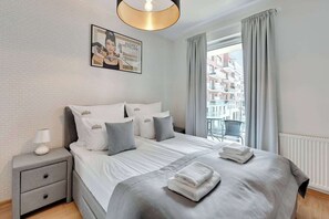 Bügeleisen/Bügelbrett, Reisekinderbett, WLAN, Bettwäsche