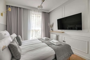 Bügeleisen/Bügelbrett, Reisekinderbett, WLAN, Bettwäsche