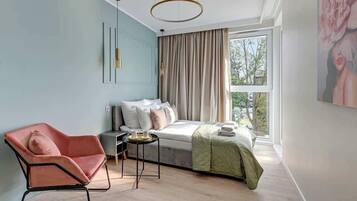 Iron/ironing board, travel cot, WiFi, bed sheets
