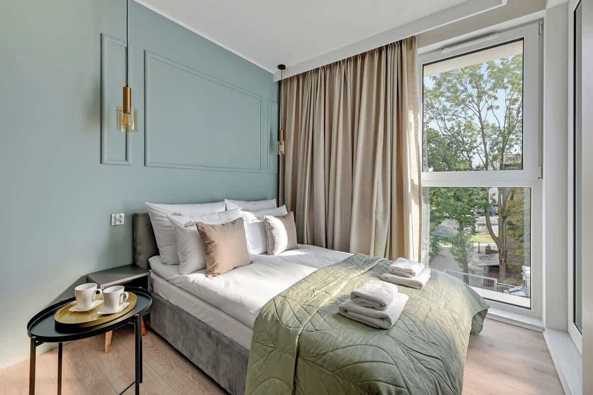 Iron/ironing board, travel cot, WiFi, bed sheets